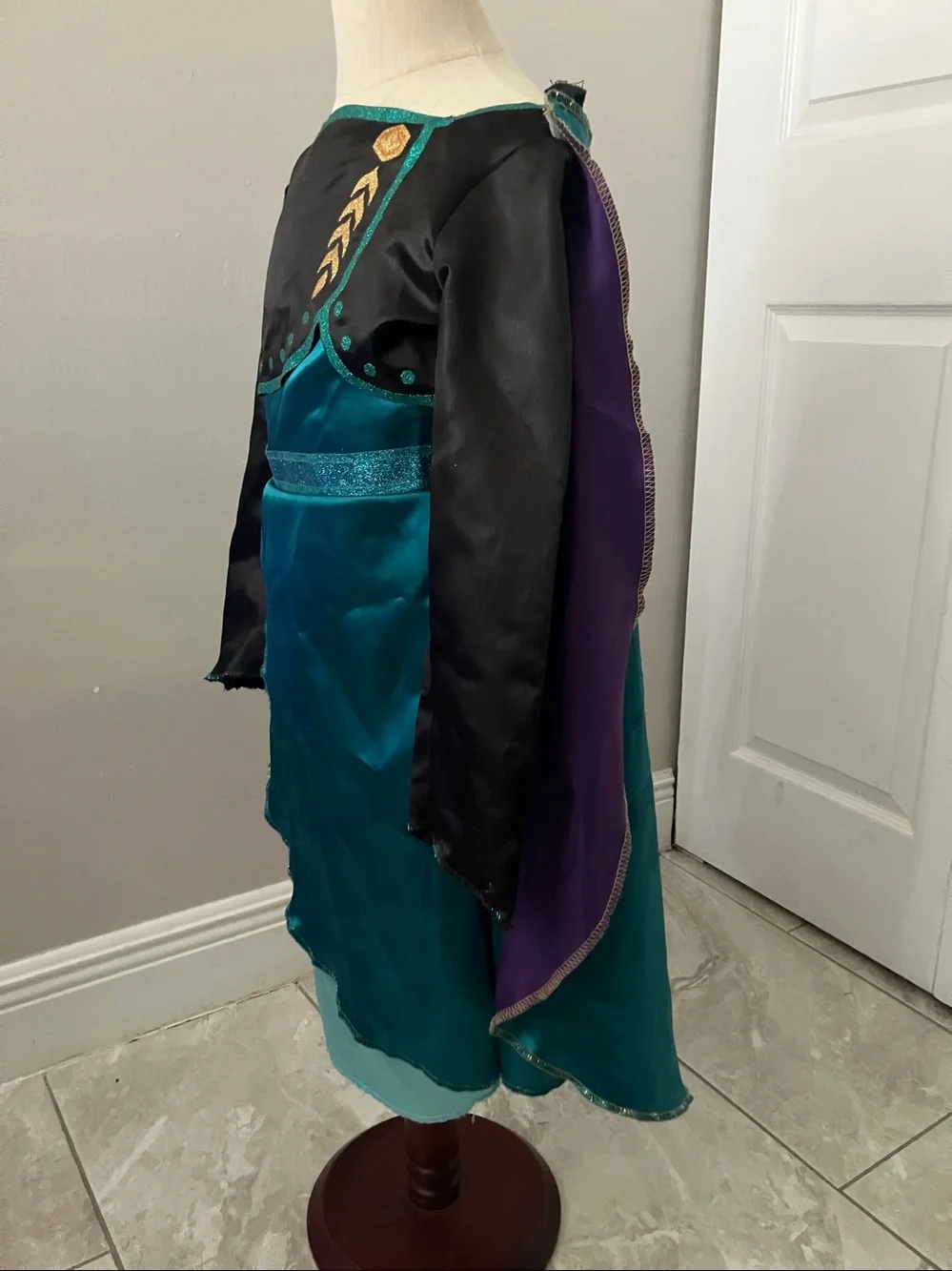 DISNEY Girls Frozen 2 Queen Anna Dress Up Costume | 4-6X